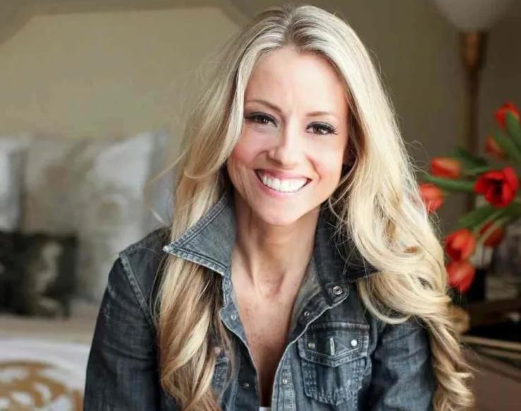 TV star and Real Estate Agent, Nicole Curtis